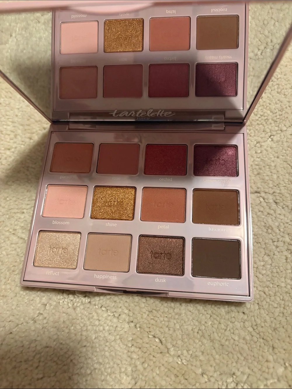New Tarte tartelette juicy eye shadow palette smells like cocoa!